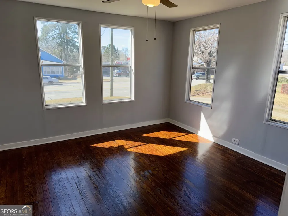 196 College AVE Elberton, GA 30635
