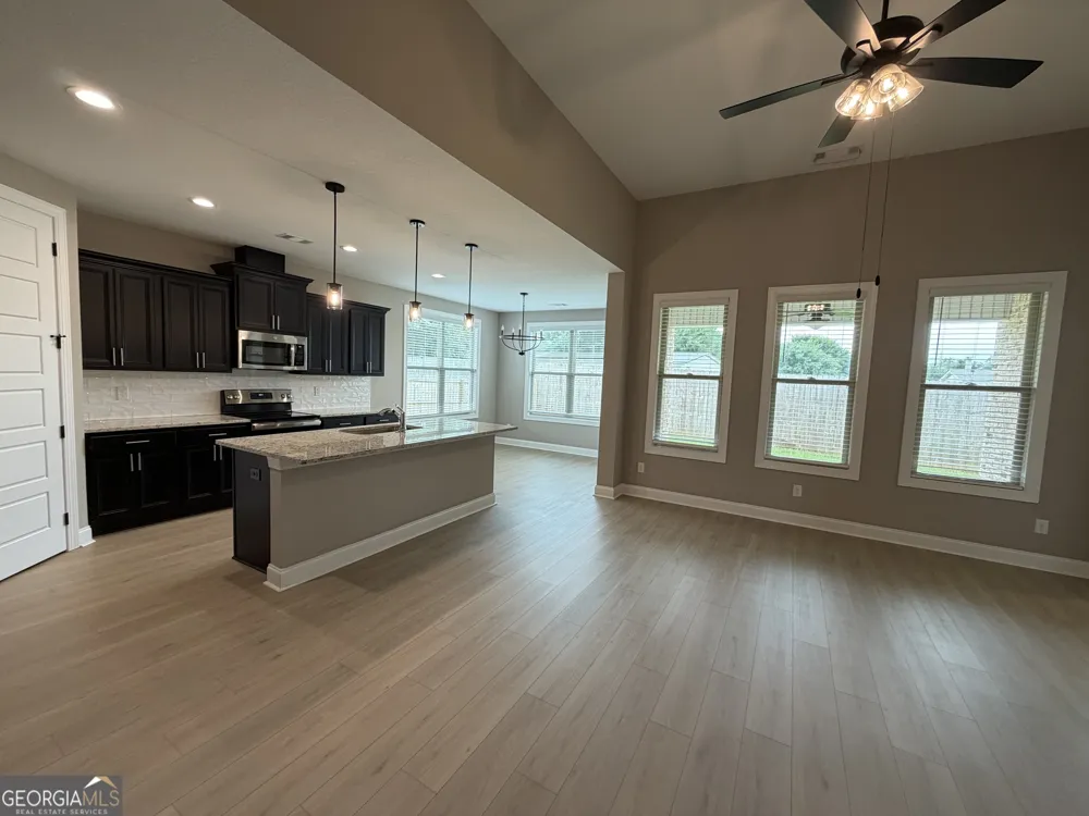 417 Otters Ridge DR Kathleen, GA 31047