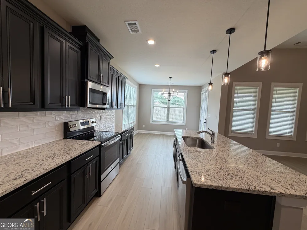 417 Otters Ridge DR Kathleen, GA 31047
