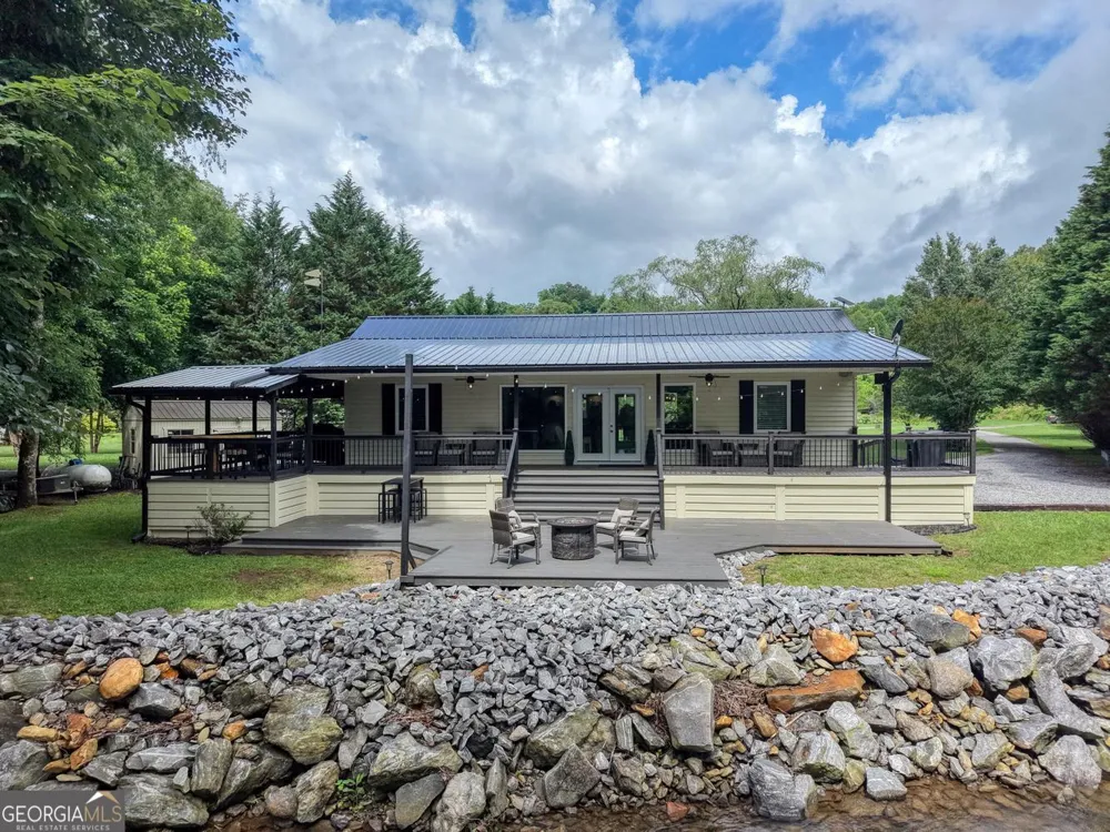 33 Tusquittee Valley Lane Hayesville, NC 28904
