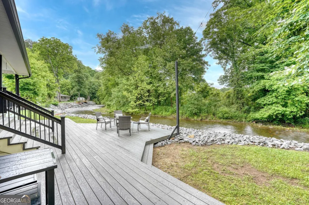 33 Tusquittee Valley Lane Hayesville, NC 28904