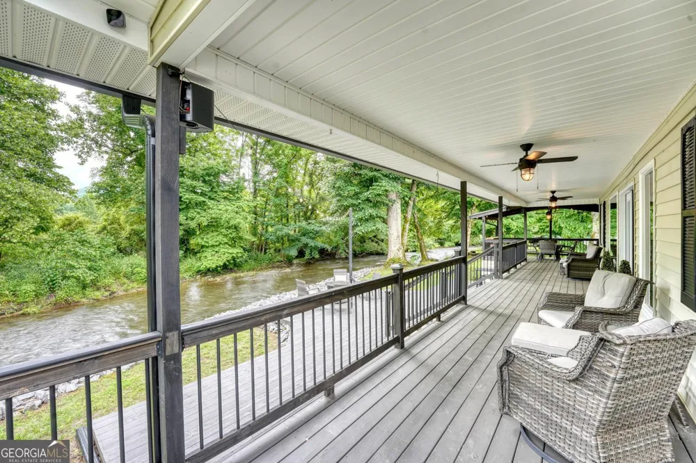 33 Tusquittee Valley Lane Hayesville, NC 28904