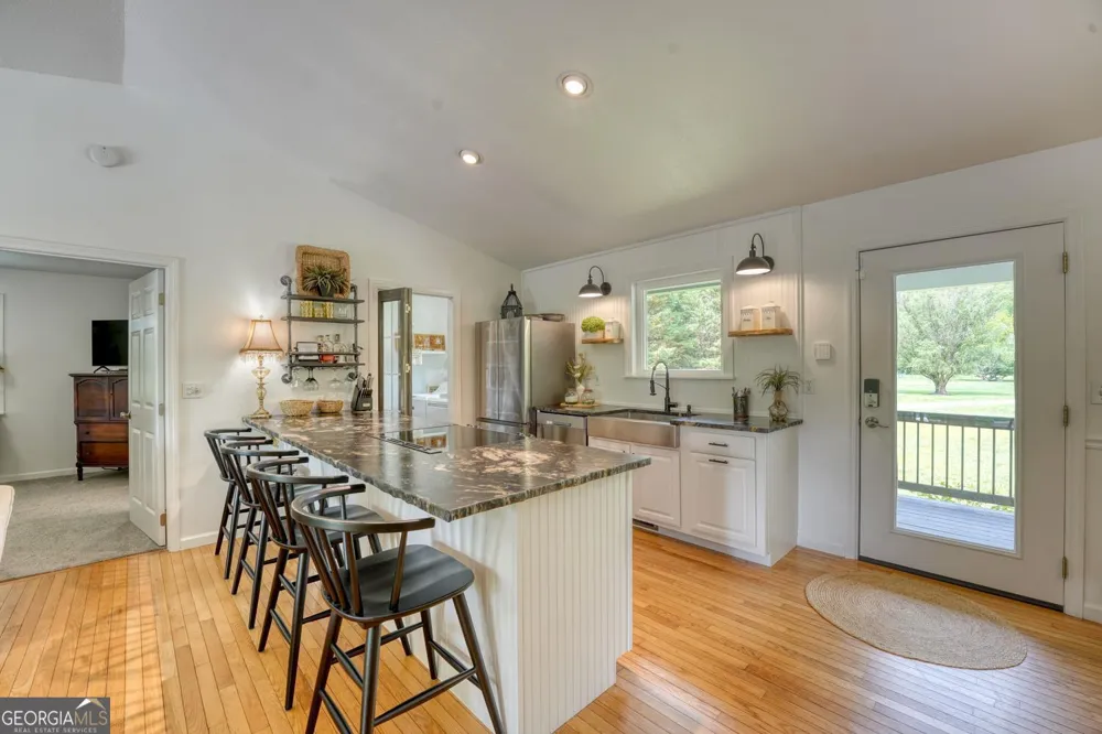 33 Tusquittee Valley Lane Hayesville, NC 28904