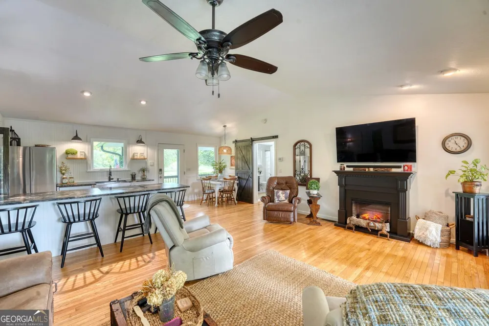 33 Tusquittee Valley Lane Hayesville, NC 28904