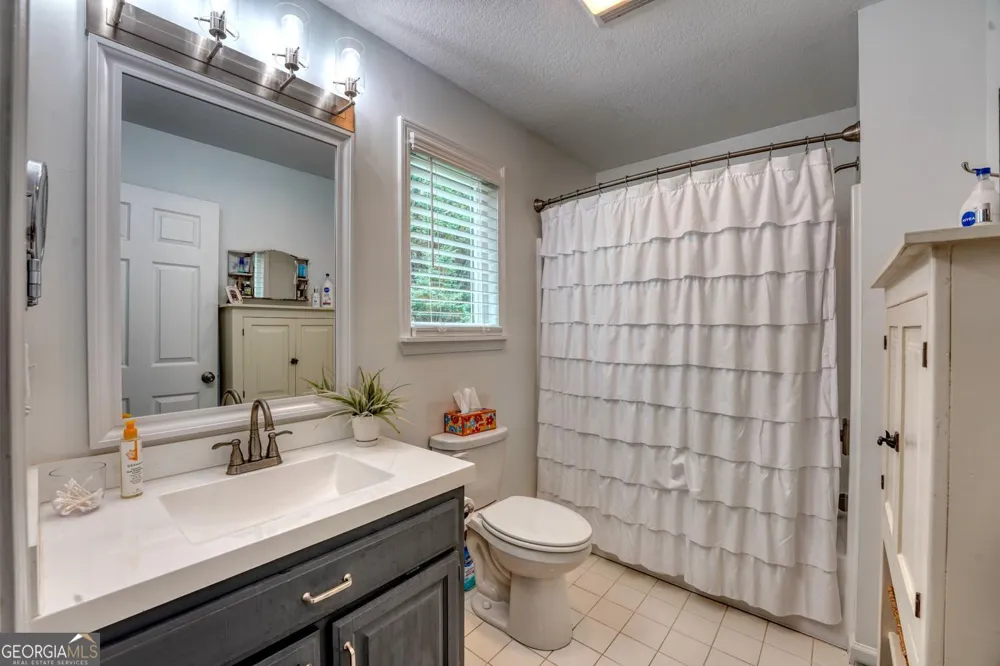 33 Tusquittee Valley Lane Hayesville, NC 28904