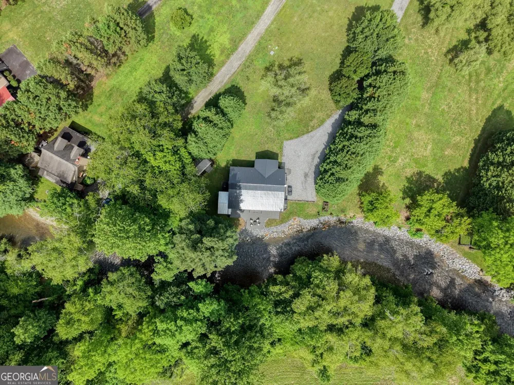 33 Tusquittee Valley Lane Hayesville, NC 28904