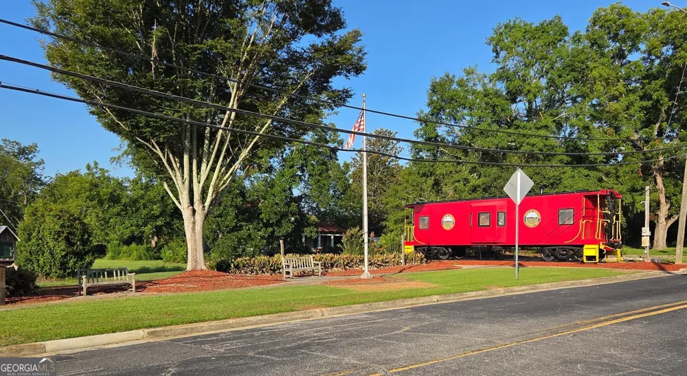 33 Main ST Register, GA 30452