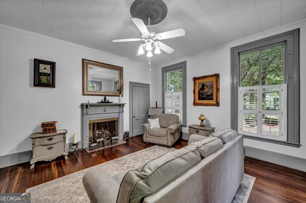108 Howard ST Byron, GA 31008