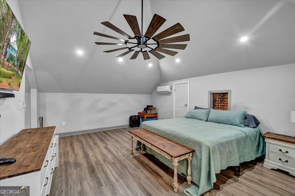 108 Howard ST Byron, GA 31008