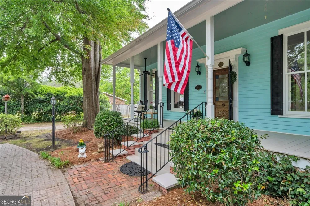 108 Howard ST Byron, GA 31008