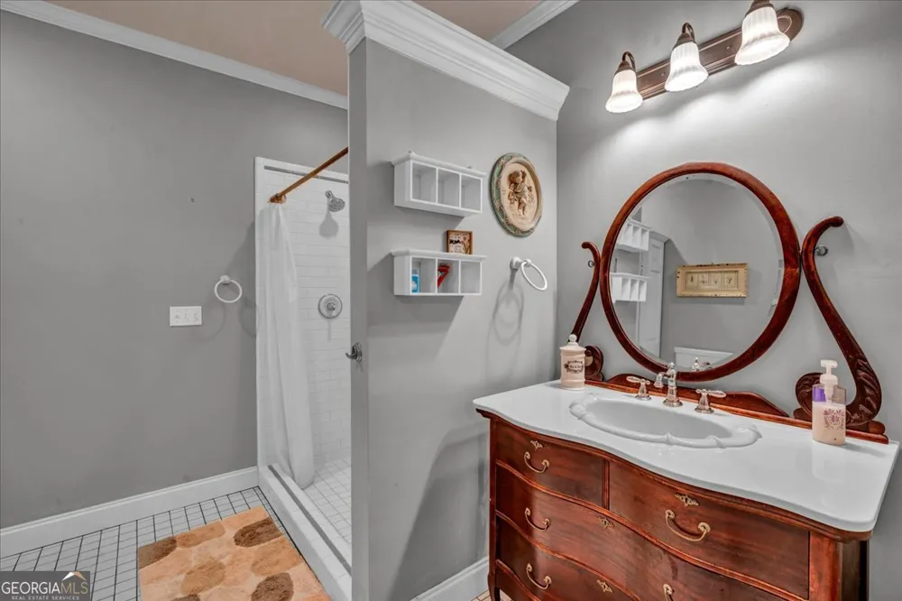 108 Howard ST Byron, GA 31008