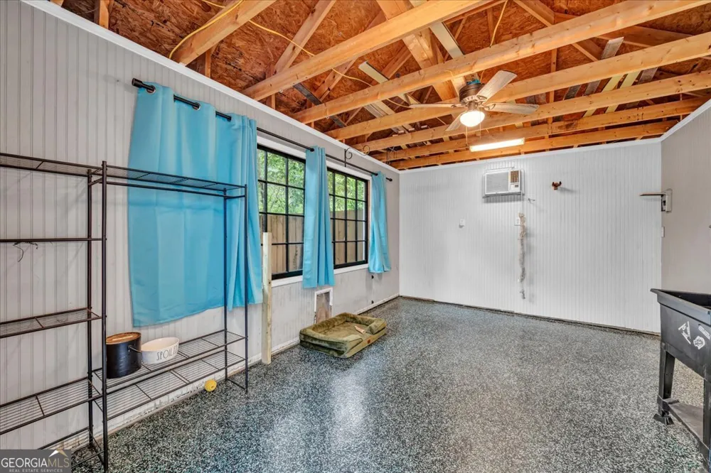 108 Howard ST Byron, GA 31008