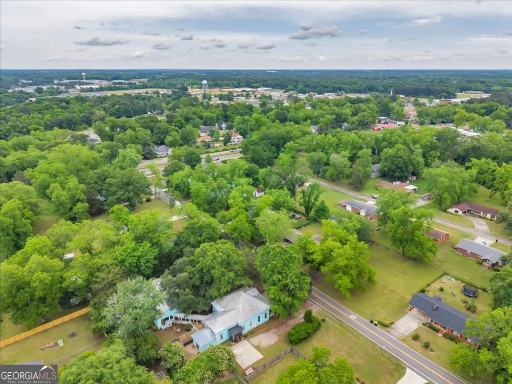 108 Howard ST Byron, GA 31008