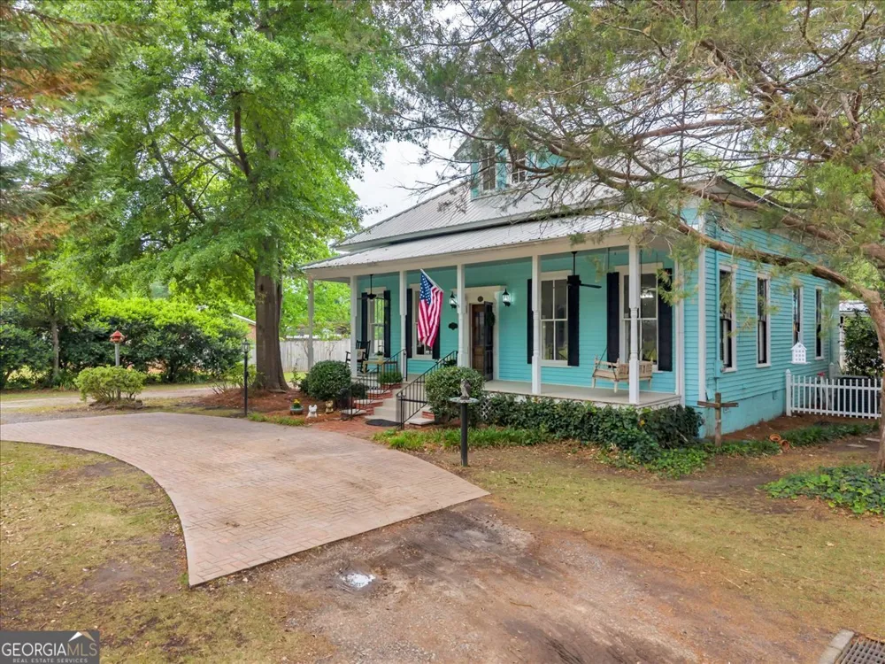 108 Howard ST Byron, GA 31008