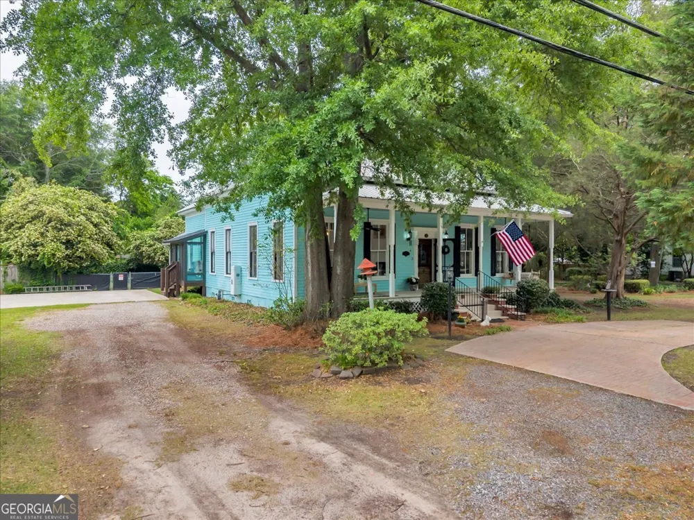 108 Howard ST Byron, GA 31008