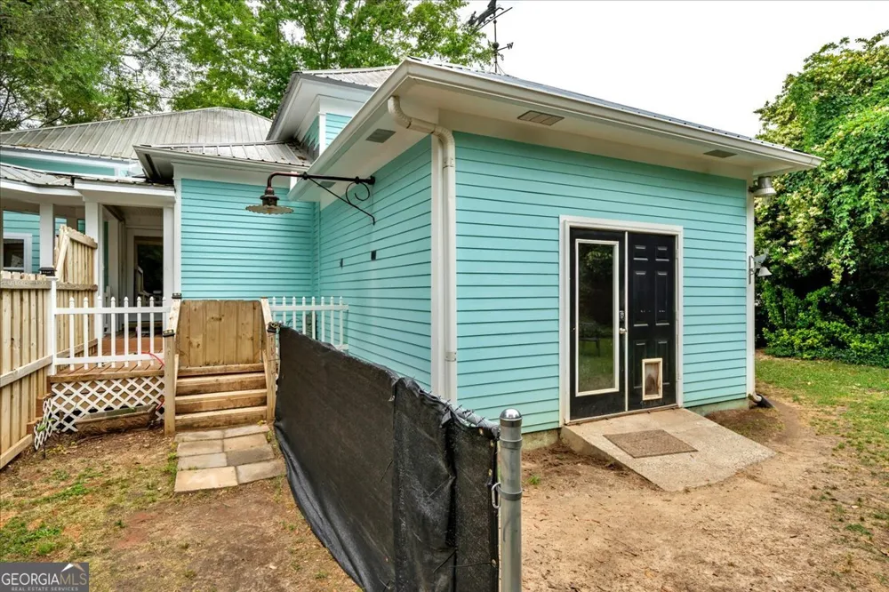108 Howard ST Byron, GA 31008
