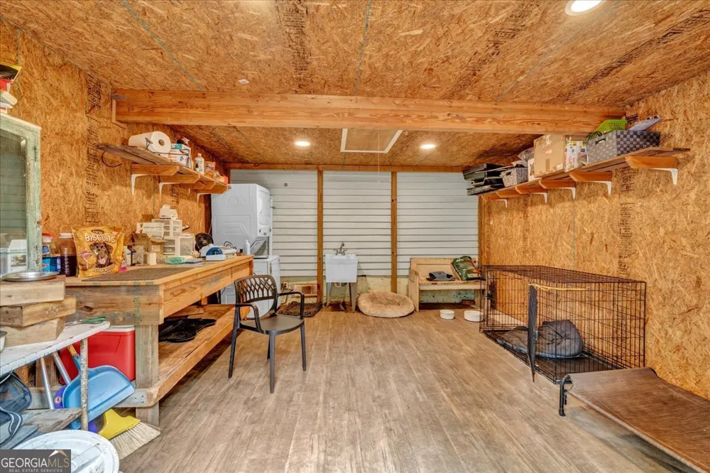 108 Howard ST Byron, GA 31008