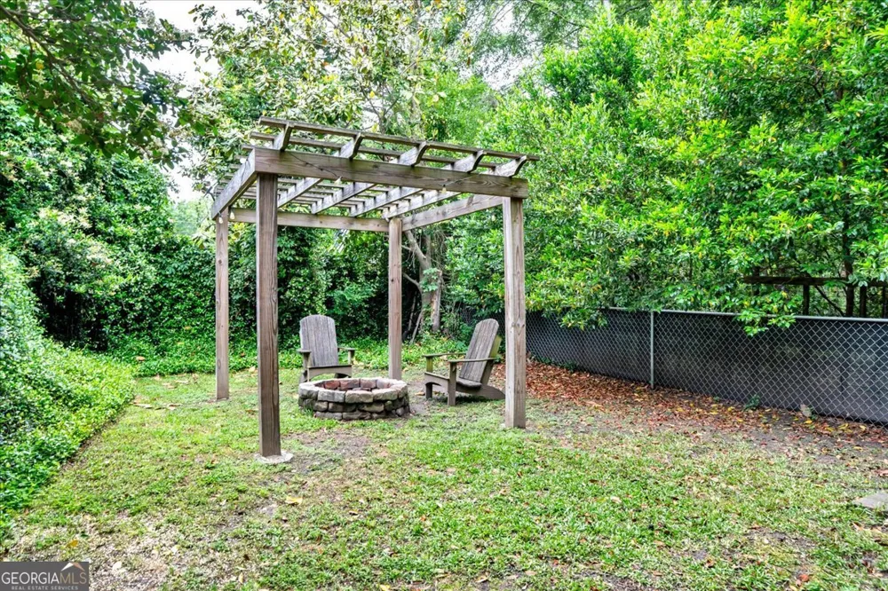 108 Howard ST Byron, GA 31008
