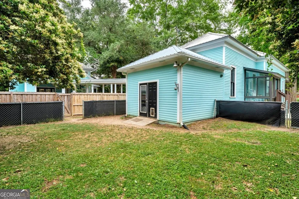 108 Howard ST Byron, GA 31008