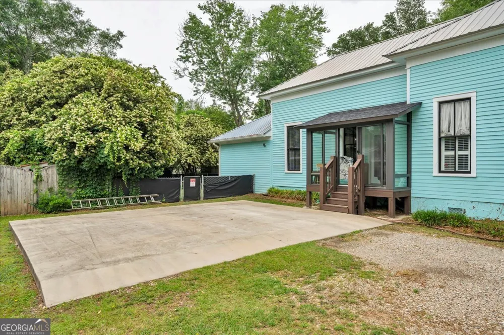 108 Howard ST Byron, GA 31008