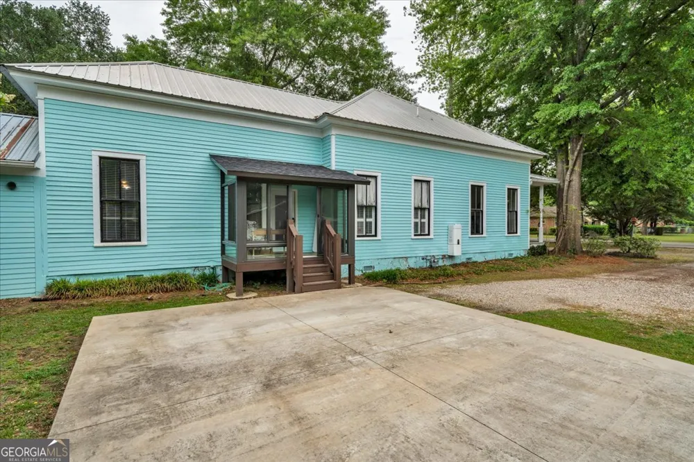 108 Howard ST Byron, GA 31008