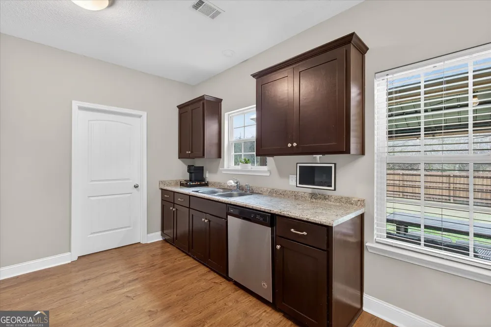 245 Alcott CIR Hinesville, GA 31313