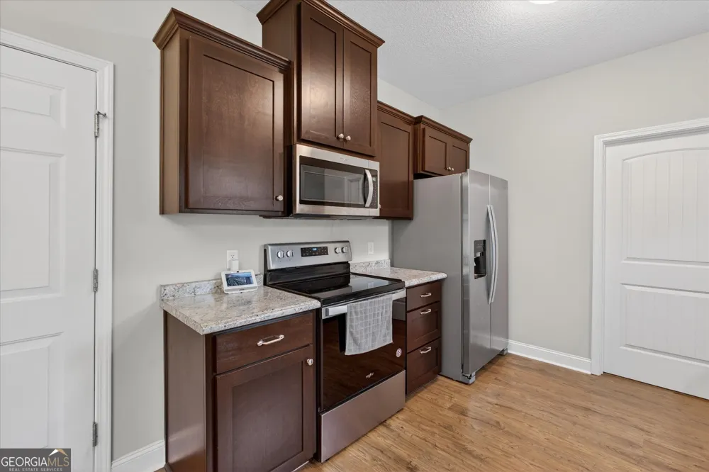 245 Alcott CIR Hinesville, GA 31313