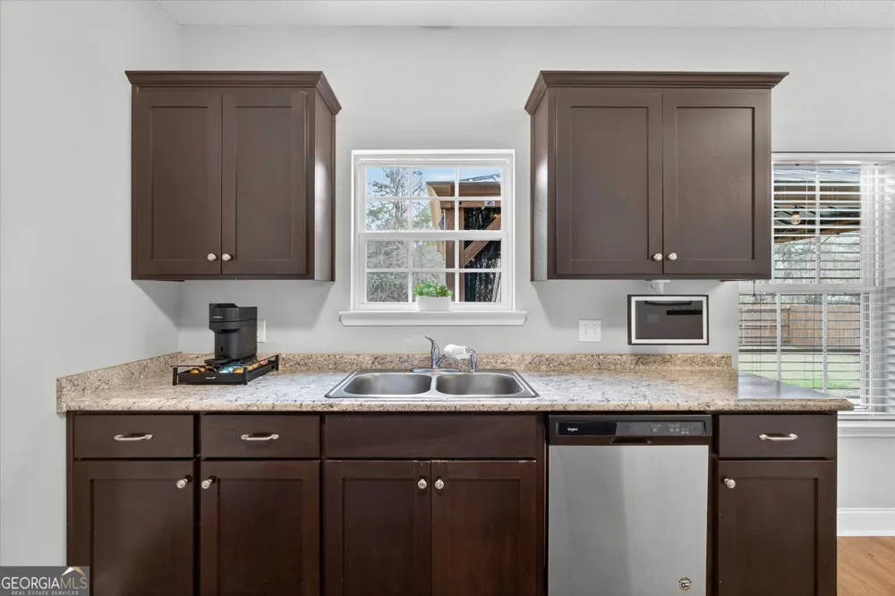 245 Alcott CIR Hinesville, GA 31313