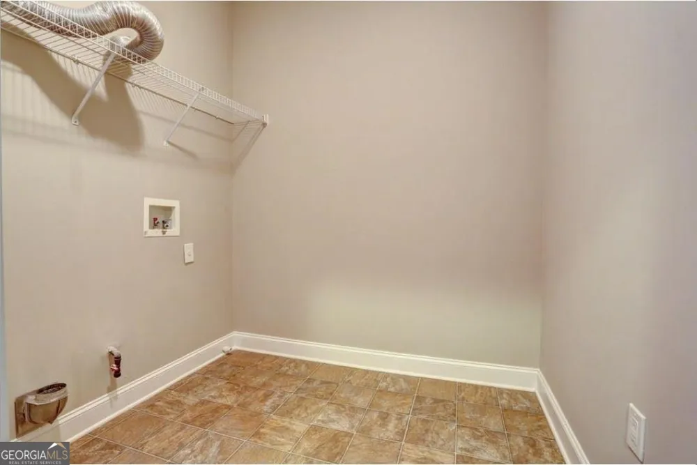 12820 Doe DR Alpharetta, GA 30004