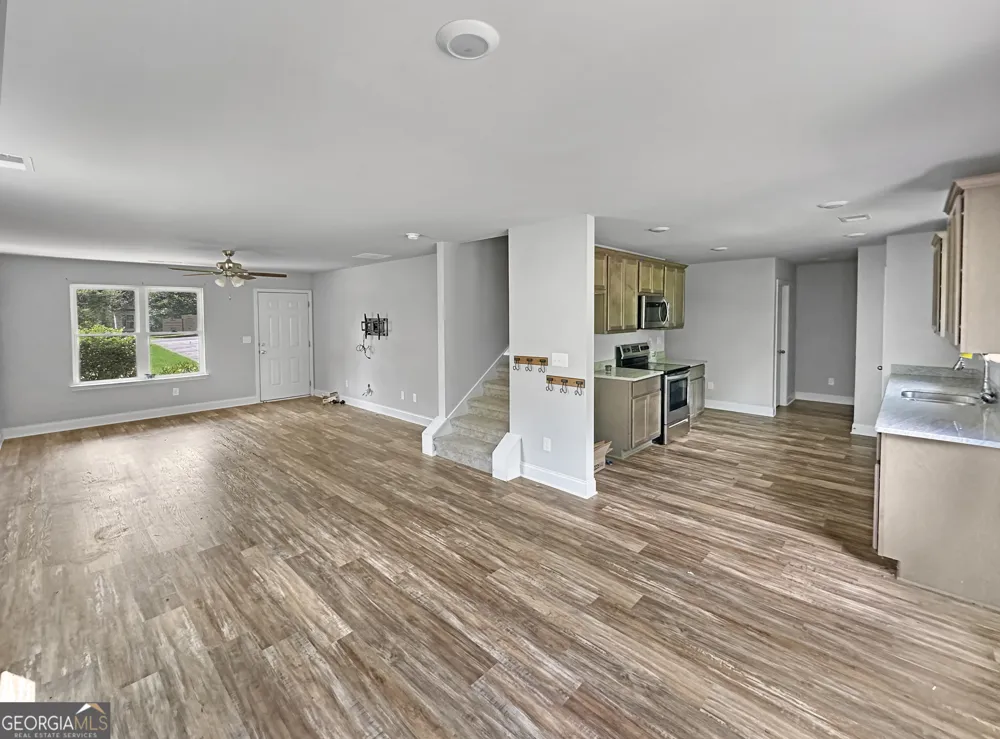 160 Deerfield TRCE Barnesville, GA 30204