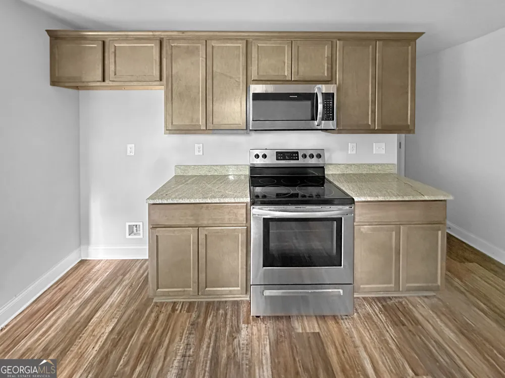 160 Deerfield TRCE Barnesville, GA 30204