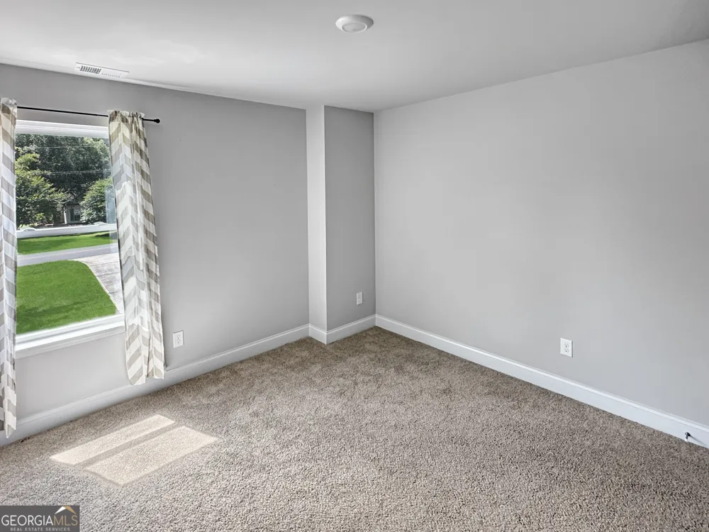 160 Deerfield TRCE Barnesville, GA 30204