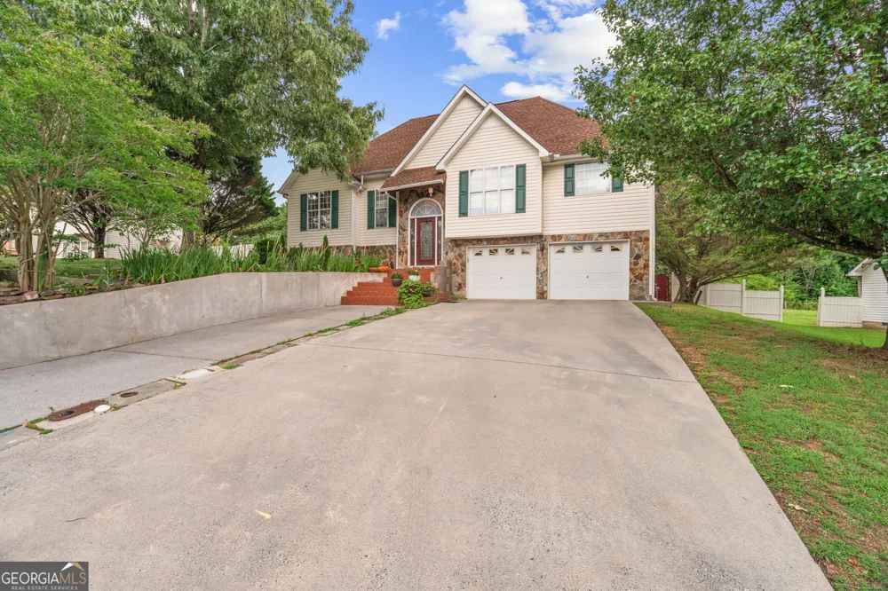 391 Wildwood CIR SE Calhoun, GA 30701