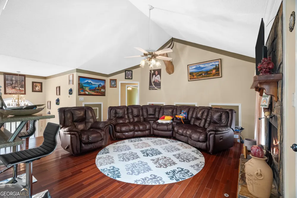 391 Wildwood CIR SE Calhoun, GA 30701