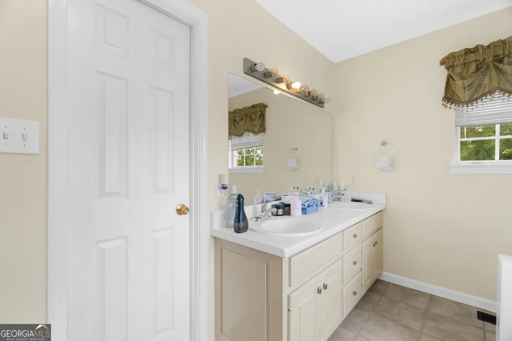 391 Wildwood CIR SE Calhoun, GA 30701