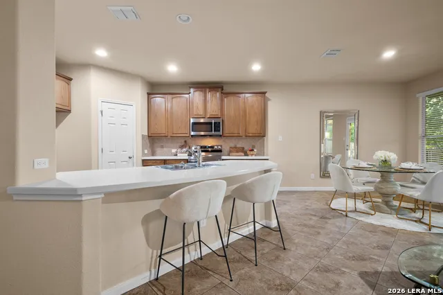 1008 Magellan Windcrest, TX 78239