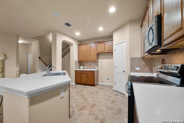 1008 Magellan Windcrest, TX 78239