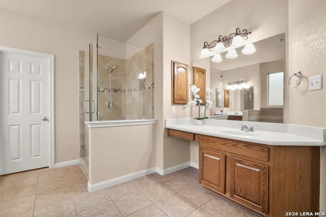 1008 Magellan Windcrest, TX 78239