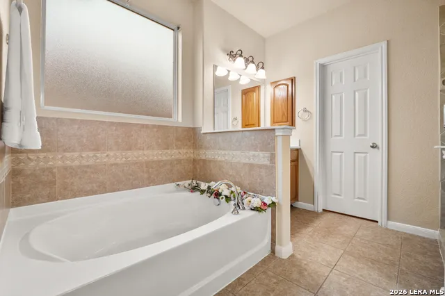 1008 Magellan Windcrest, TX 78239