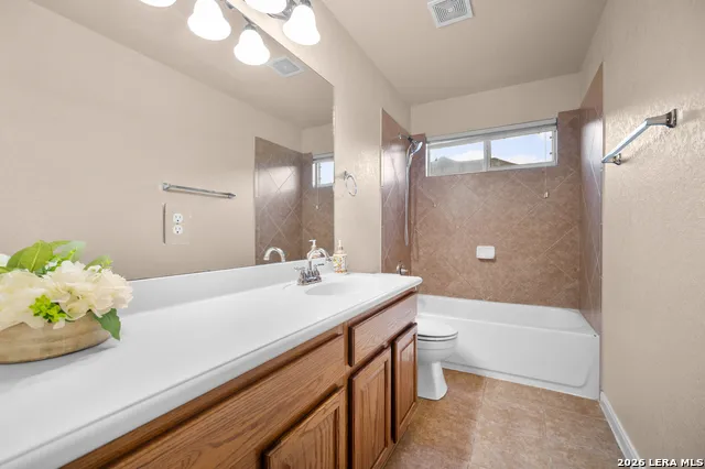 1008 Magellan Windcrest, TX 78239