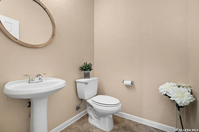 1008 Magellan Windcrest, TX 78239