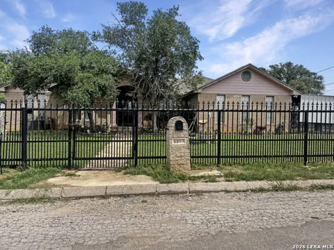 1103 Hidalgo St