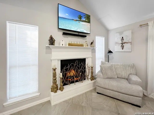 1103 Hidalgo St Crystal City, TX 78839
