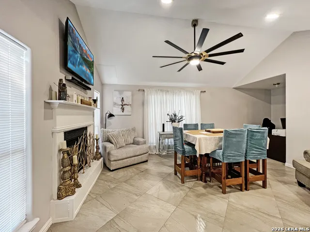 1103 Hidalgo St Crystal City, TX 78839