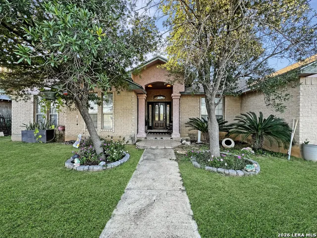 1103 Hidalgo St Crystal City, TX 78839