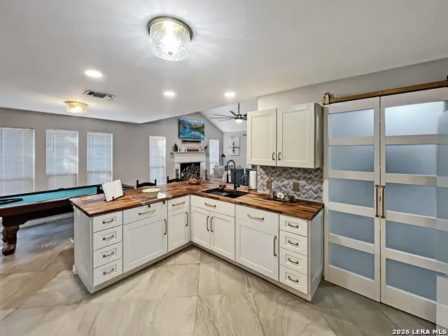 1103 Hidalgo St Crystal City, TX 78839