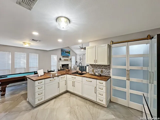 1103 Hidalgo St Crystal City, TX 78839