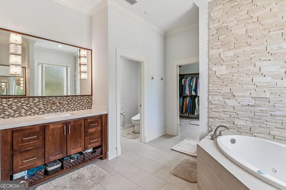 240 Belmont CIR Brunswick, GA 31525