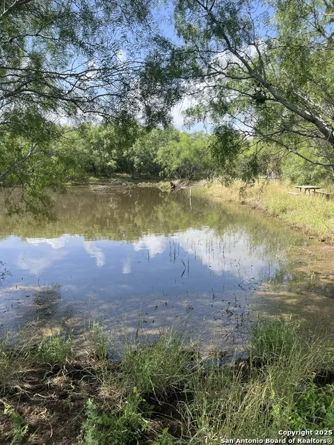 707 deer trail Jourdanton, TX 78026