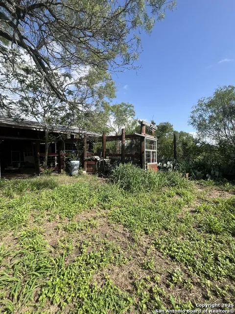 707 deer trail Jourdanton, TX 78026